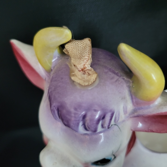 Vintage collectible cow with bells set: suger, creamer, salt & pepper shakers - Picture 15 of 16